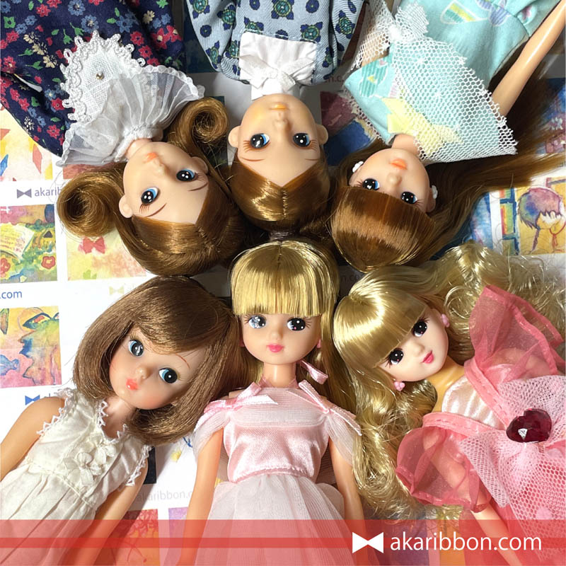 たくさんのリカちゃんが並んだ画像